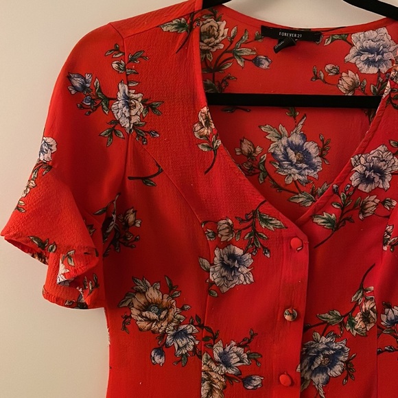 Red floral mini dress with sleeves - Picture 2 of 3